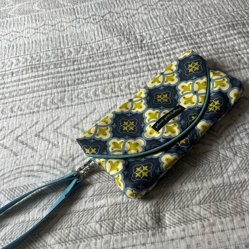 Petunia Pickle Bottom Clutch